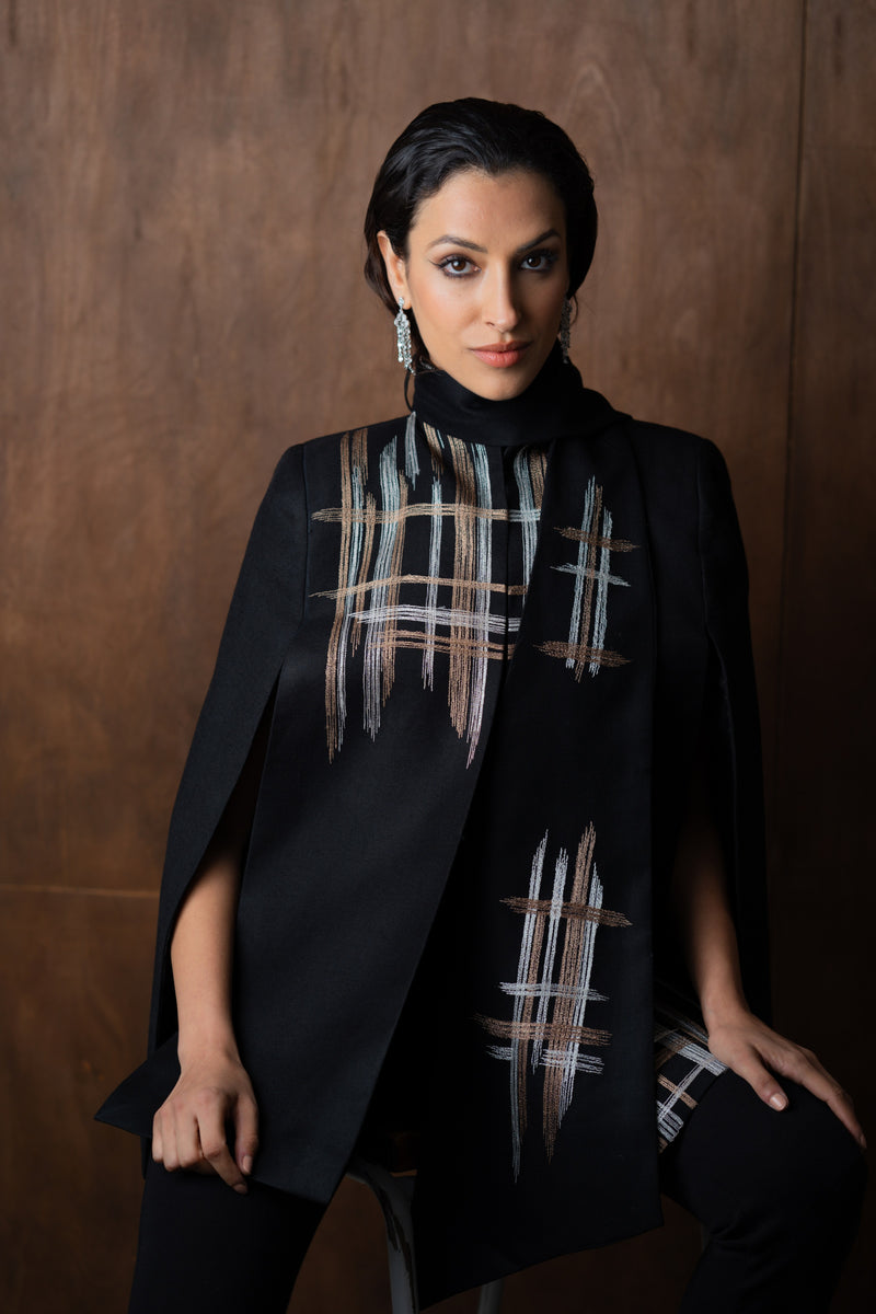 Gabrielle in Fellini Cape