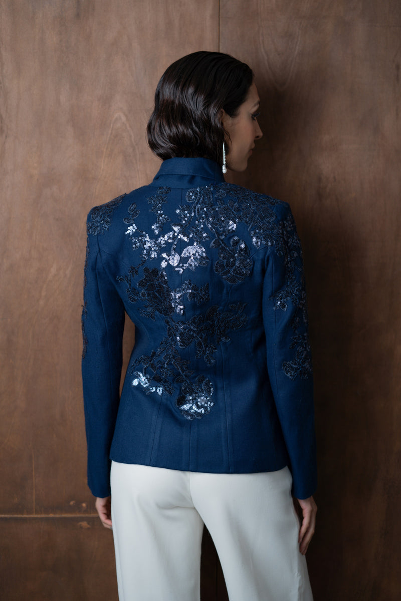 Jacqueline in Bleu Nuit