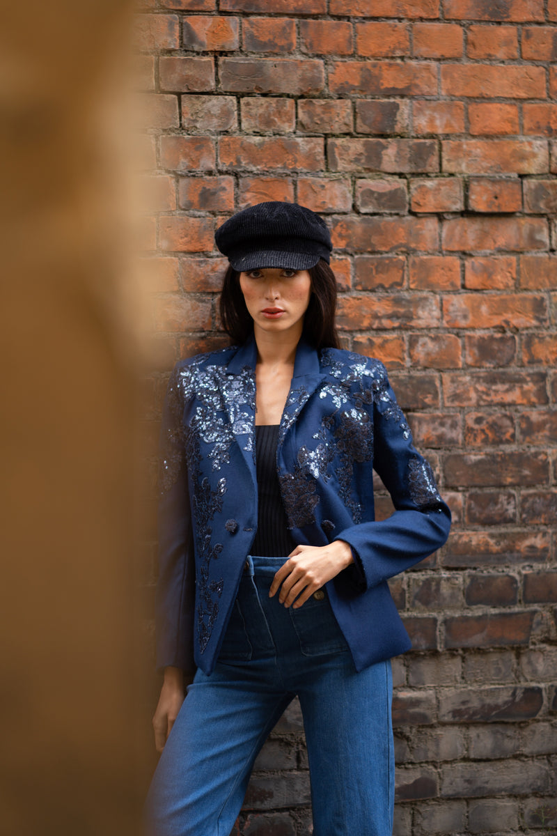 Jacqueline in Bleu Nuit